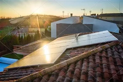 Grècia va instal·lar 1,89 GW de capacitat solar l'any 2025 enmig de retards p...